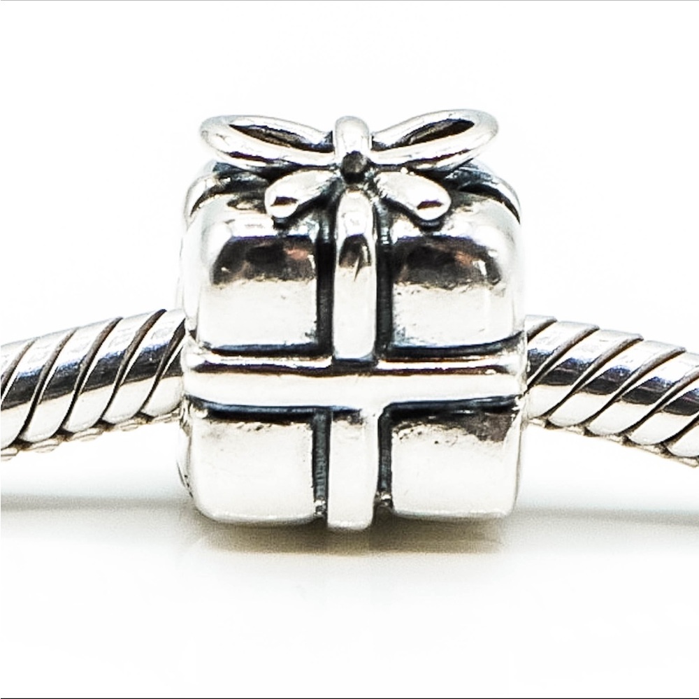 Authentic PANDORA Present With Bow Sterling Silver Gift Charm